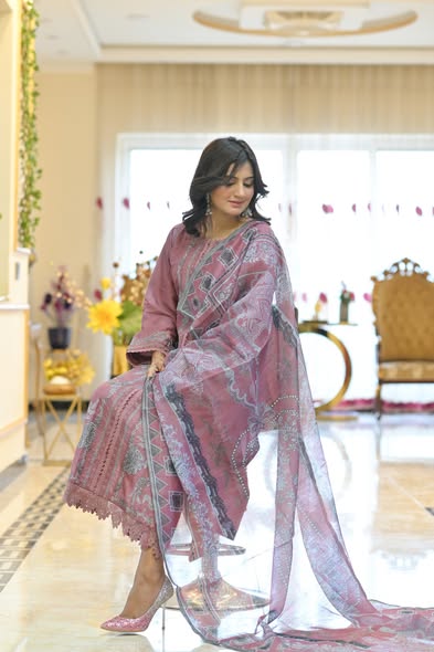 Tea Pink Embroidered Suit – Soft Elegance in Every Thread