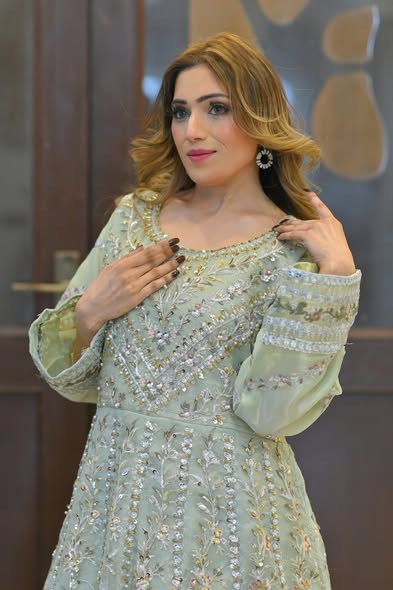 Elevate your style with timeless elegance!